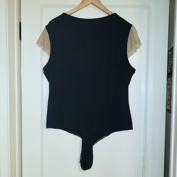 NY & Co black short sleeve lace bodysuit XL - Picture 4 of 6